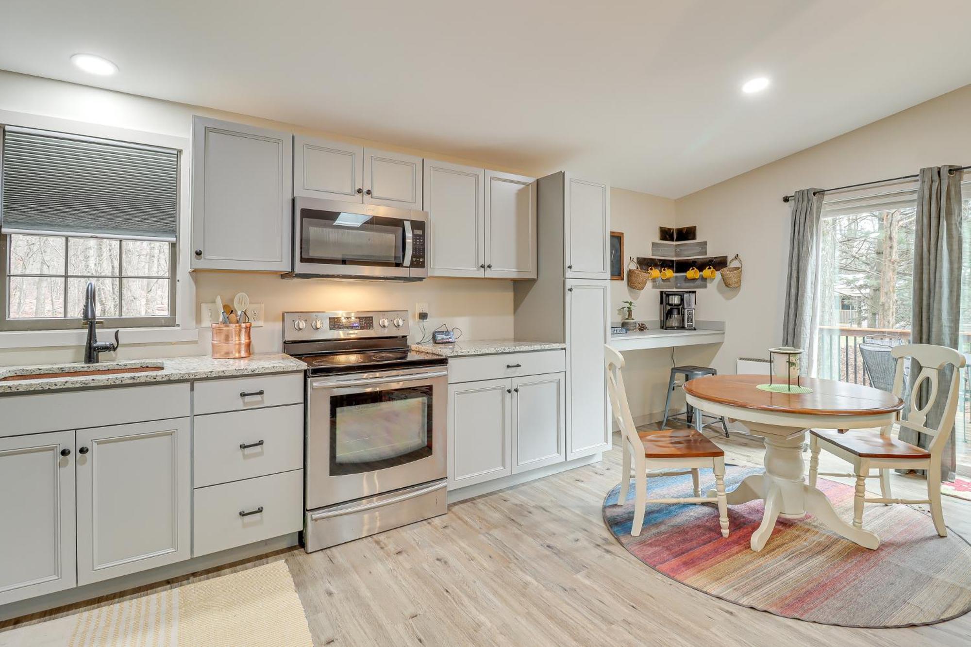 Quaint Jim Thorpe Cabin Retreat, Walk To Beach! Εξωτερικό φωτογραφία