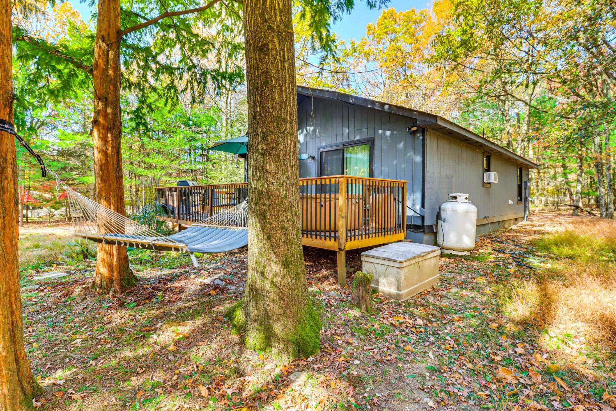 Quaint Jim Thorpe Cabin Retreat, Walk To Beach! Εξωτερικό φωτογραφία