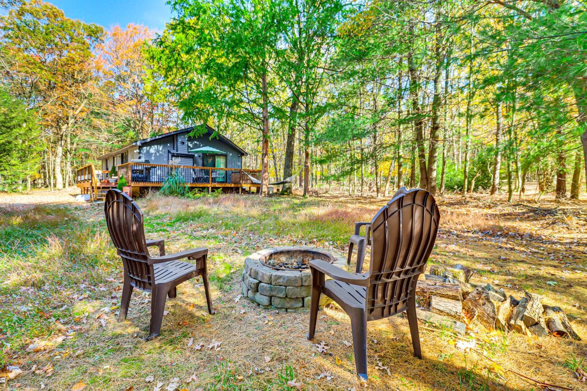 Quaint Jim Thorpe Cabin Retreat, Walk To Beach! Εξωτερικό φωτογραφία